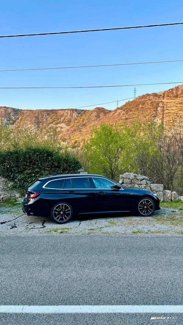 2023 330i Touring