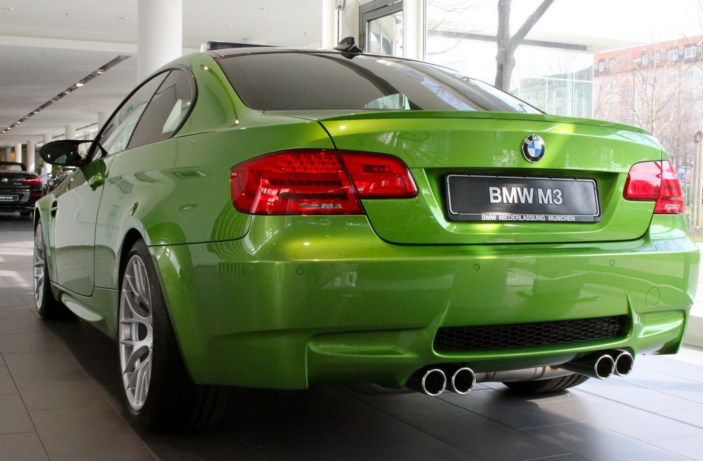 Name:  249-BMW-Individual-M3-E92-Java-Gruen-11.jpg
Views: 2372
Size:  145.0 KB