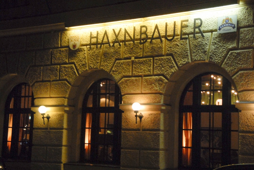 Name:  Haxnbauer im Scholastikahaus .jpg
Views: 12036
Size:  412.3 KB