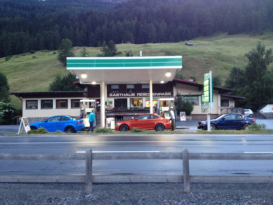 Name:  Stelvio getting fuel.jpg
Views: 827
Size:  132.9 KB