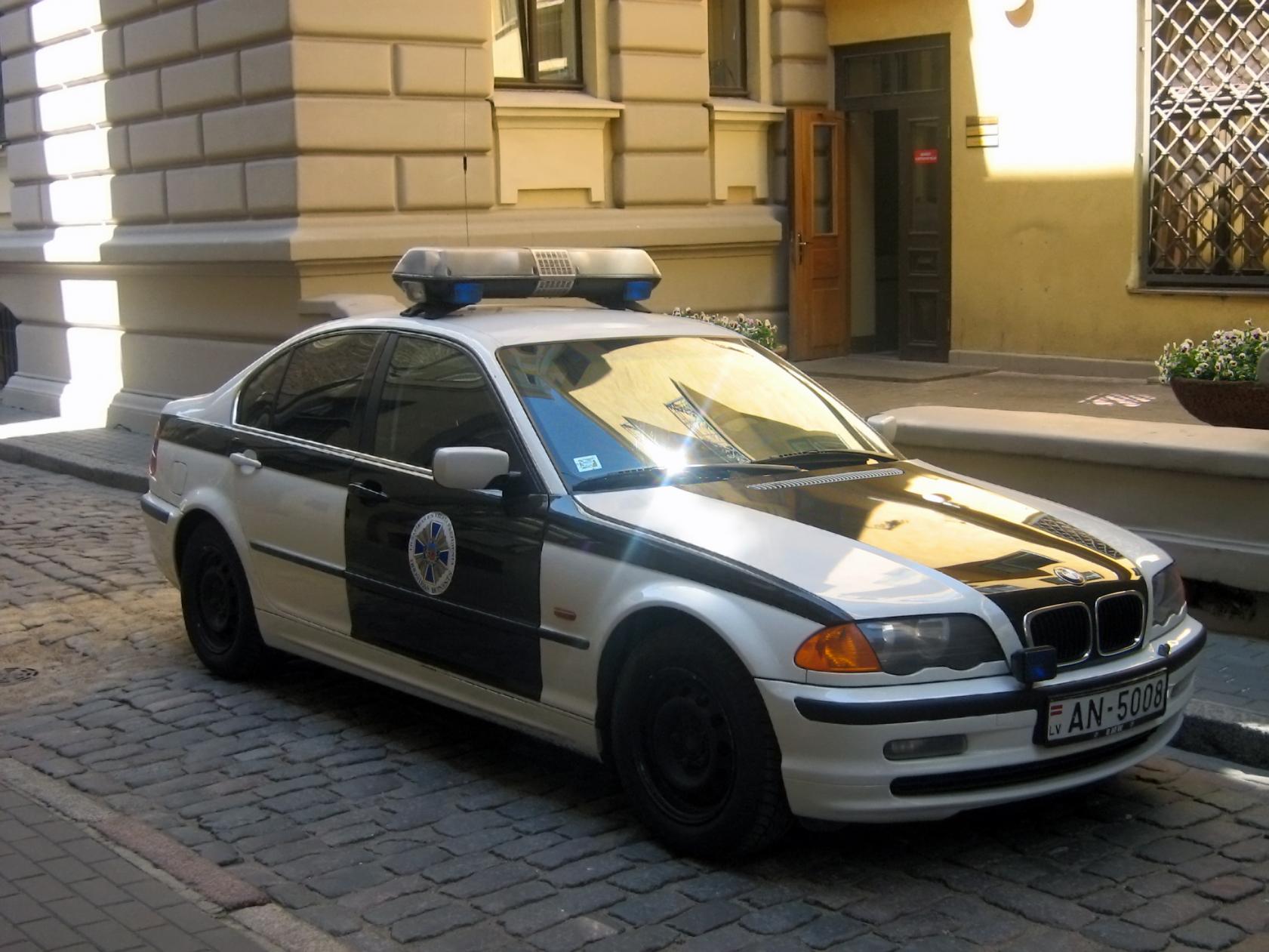 Name:  bmw cop car5.jpg
Views: 1456
Size:  205.6 KB