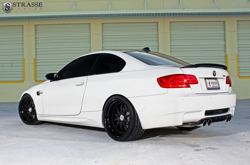 Name:  CarbonBMW69-8.jpg
Views: 5471
Size:  188.6 KB