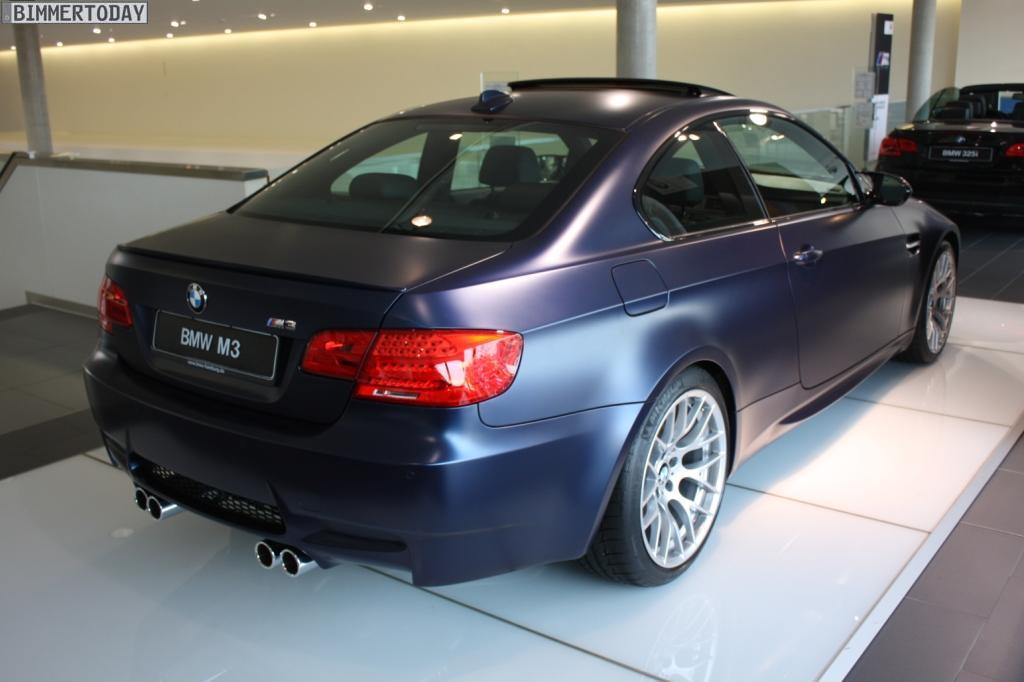 Name:  BMW-Frozen-Dark-Blue-Metallic-M3-E92-02.jpg
Views: 3423
Size:  71.5 KB