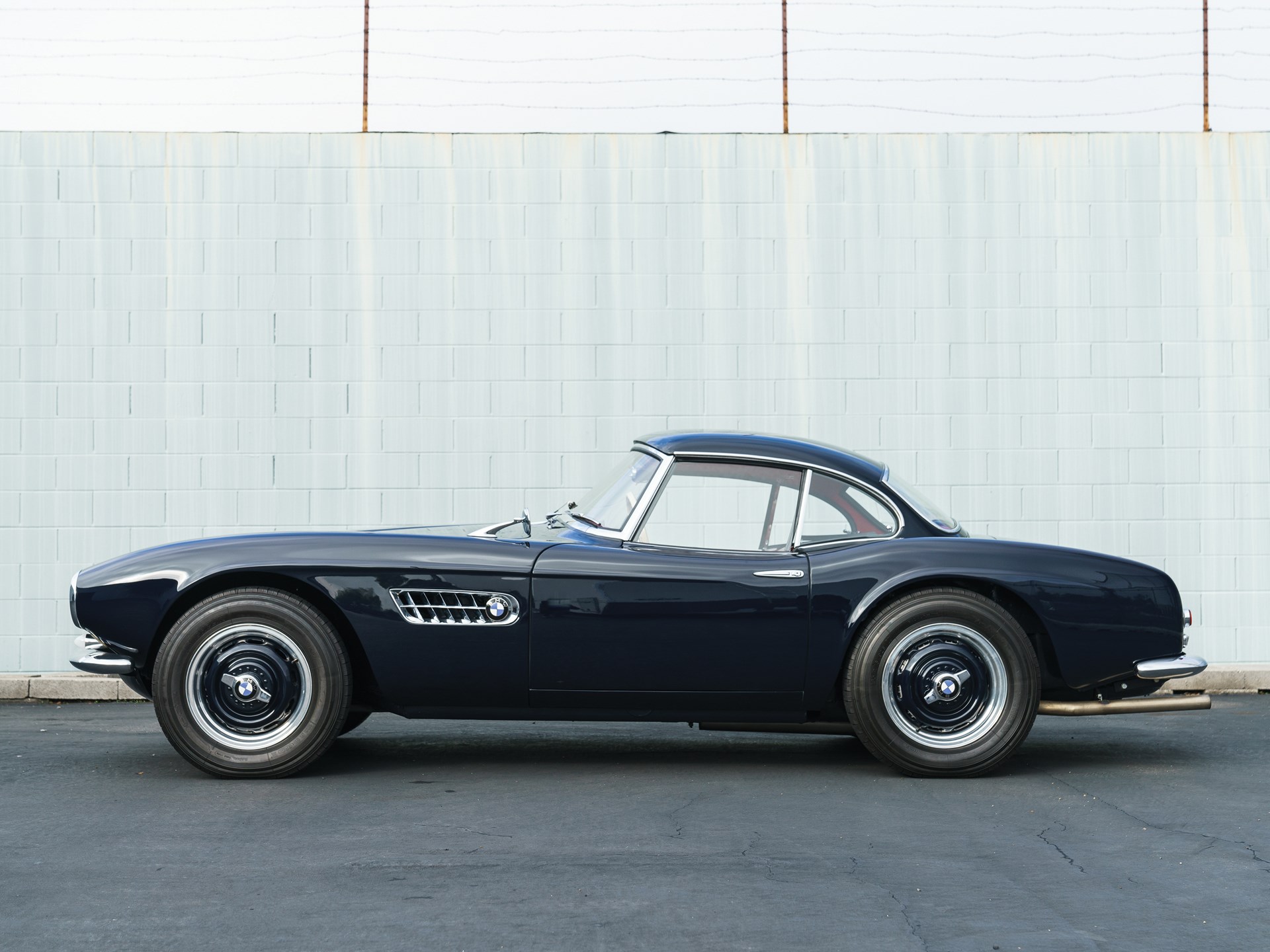 Name:  1958 BMW 507 Roadster S2 70157 RM Arizona 2019-34.jpg
Views: 3463
Size:  354.7 KB