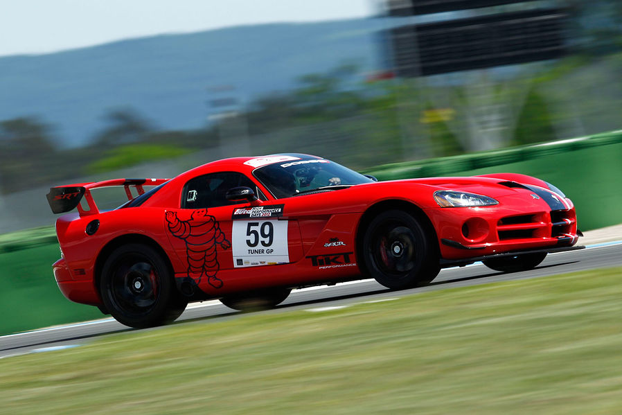 Name:  Dodge-Viper-ACR-TunerGP-2012-High-Performance-Days-2012-Hockenheimring-19-fotoshowImageNew-a6a09.jpg
Views: 2498
Size:  84.3 KB