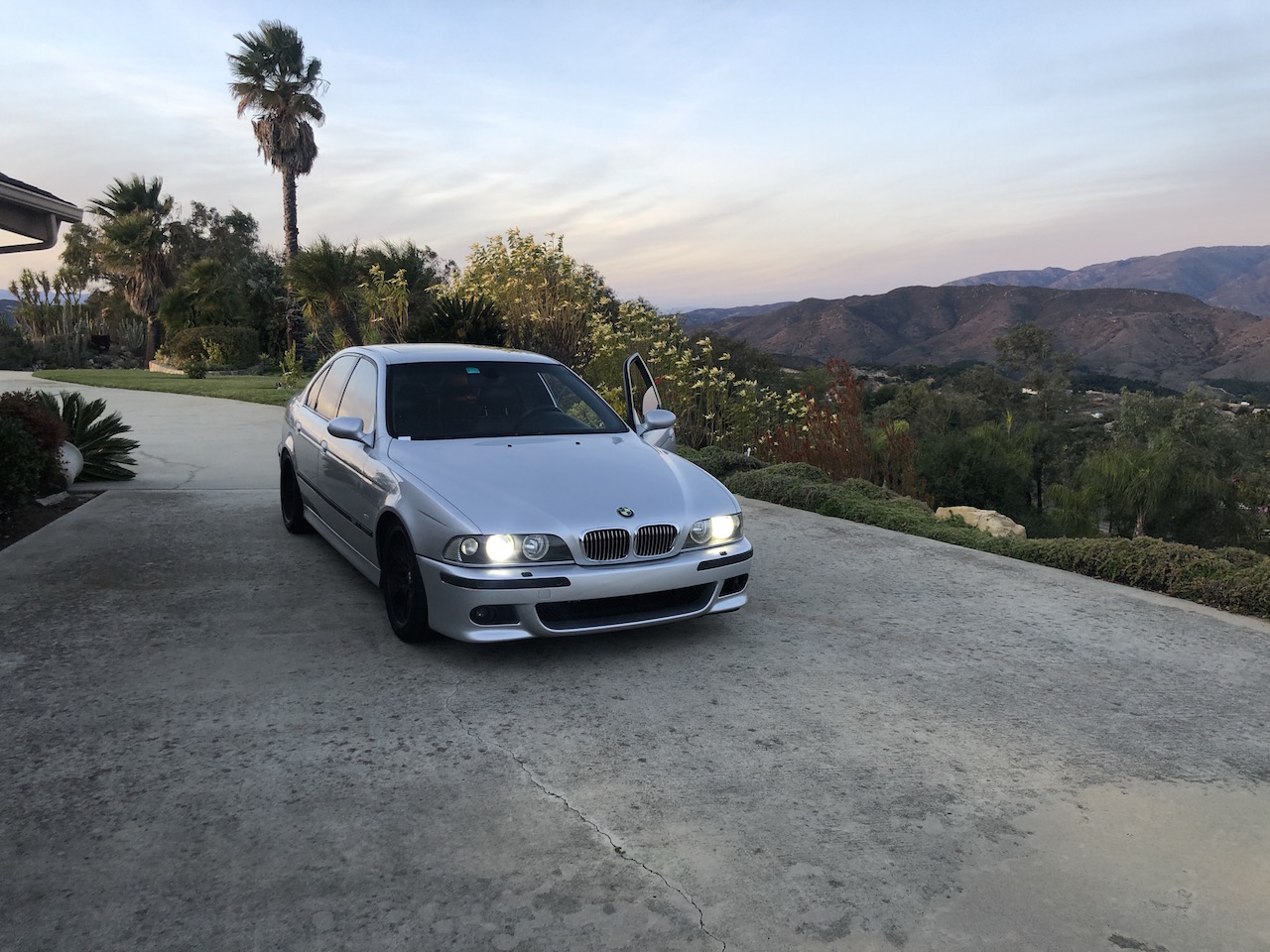 Name:  bmwm5.jpg
Views: 1154
Size:  342.5 KB