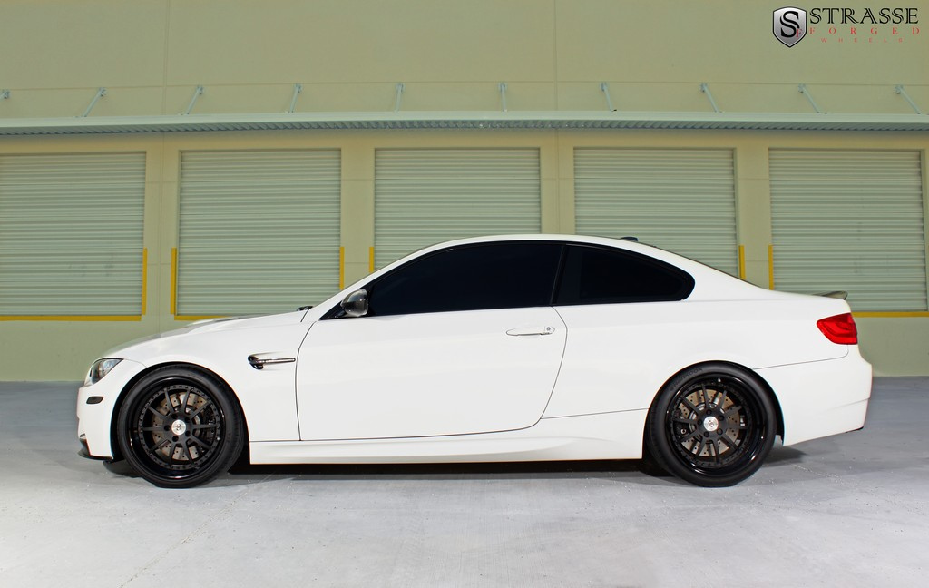 Name:  CarbonBMW69-7.jpg
Views: 5456
Size:  159.1 KB