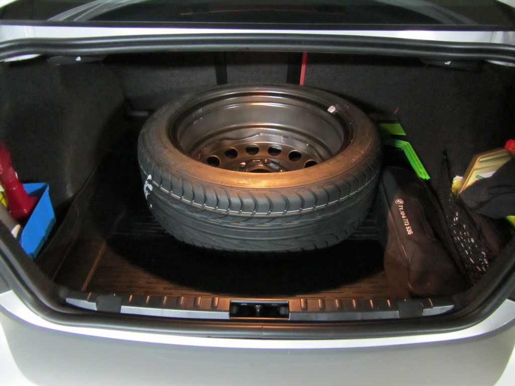 Name:  spare tire 17 inch steel wheel from a 330i e46  MG_5306.jpg
Views: 3335
Size:  150.8 KB